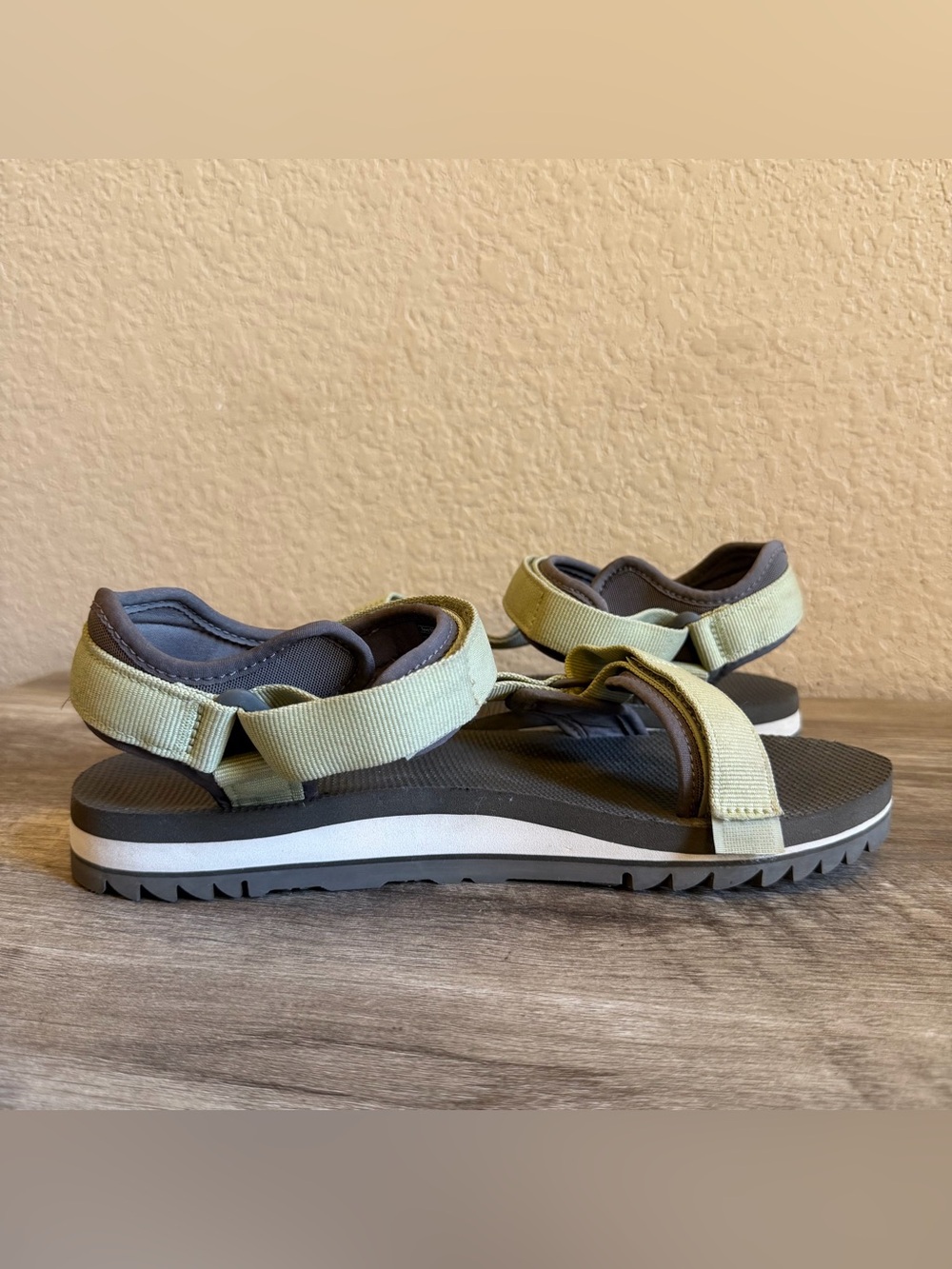Teva Vibram Soles Universal Trail Sandals Womens Size 11 Sage Green - Picture 8 of 10
